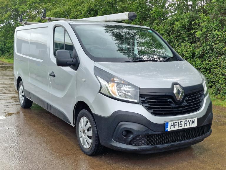 2015 Renault Trafic LL29 BUSINESS ENERGY DCI Silver LWB  Drives Perfect