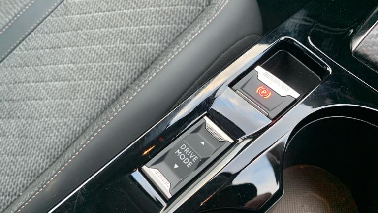 2024 Peugeot 208 50kWh E-Style Hatchback 5dr Electric Auto (7.4kW Charger) (136 ps) Hatchback Ele...