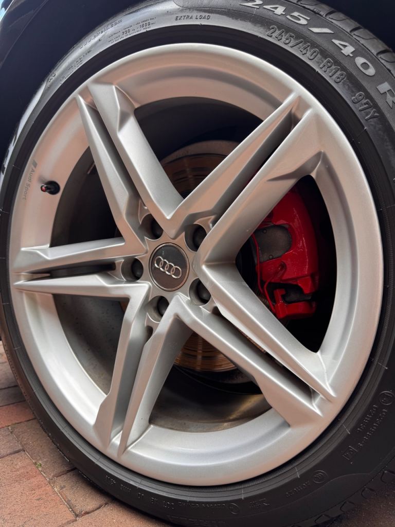 Genuine Audi A5 / A4 18” alloys wheels and tyres