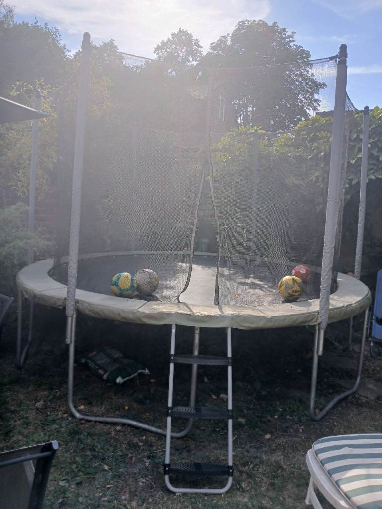 12ft trampoline with enclosure and ladder
