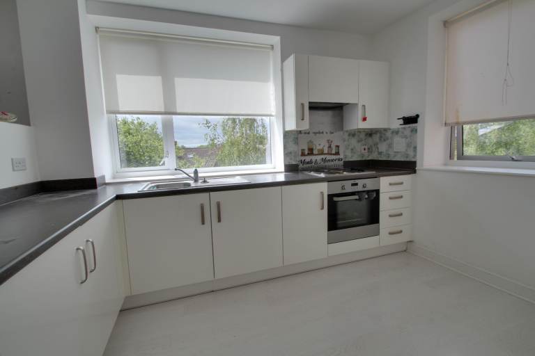 MODERN LARGE STUDIO, LADYSMITH ROAD, HARROW