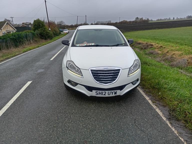 2012 Chrysler Delta 1.4 M-Air SE SAT NAV SHOWROOM CONDITION CAN SECURE 24/7 ON NET DELIVERY AVA H...