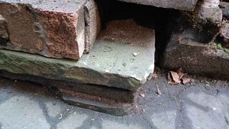 Free bricks, stones & slabs – collection near Meadows