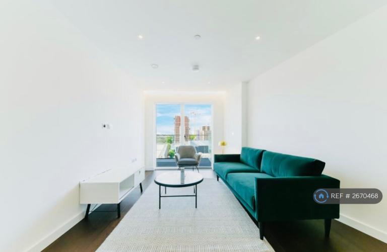 2 bedroom flat in Malthouse Road, London, SW11 (2 bed) (#2670468)