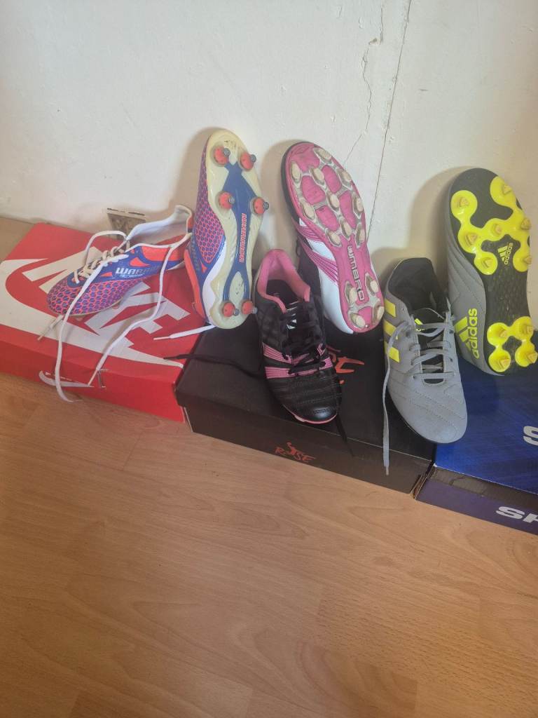 Boys and gril rugby boots 