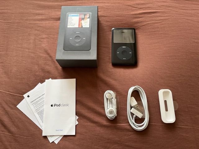 APPLE IPOD CLASSIC 80GB BLACK & DOCK w/REMOTE & ALTEC WIRELESS BT