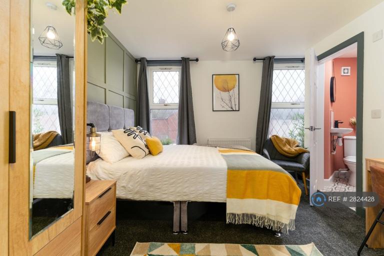 1 bedroom in Tootal Drive, Salford, M5 (#2824428)