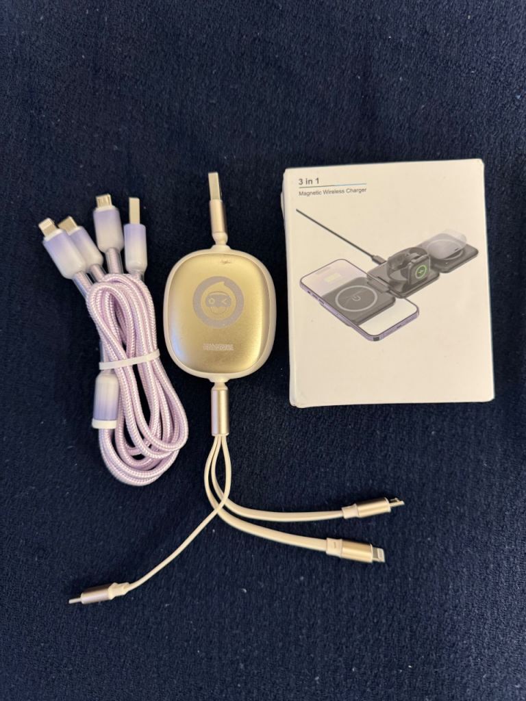 New 3-in-1 Magnetic Wireless Charger with Multi-Charging Cable