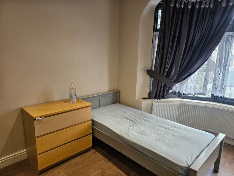 1 bedroom luxury studio flat