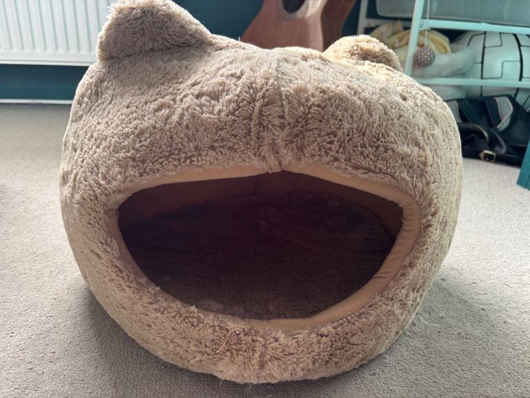 Pet Cave / Igloo Bed – Taupe/Brown