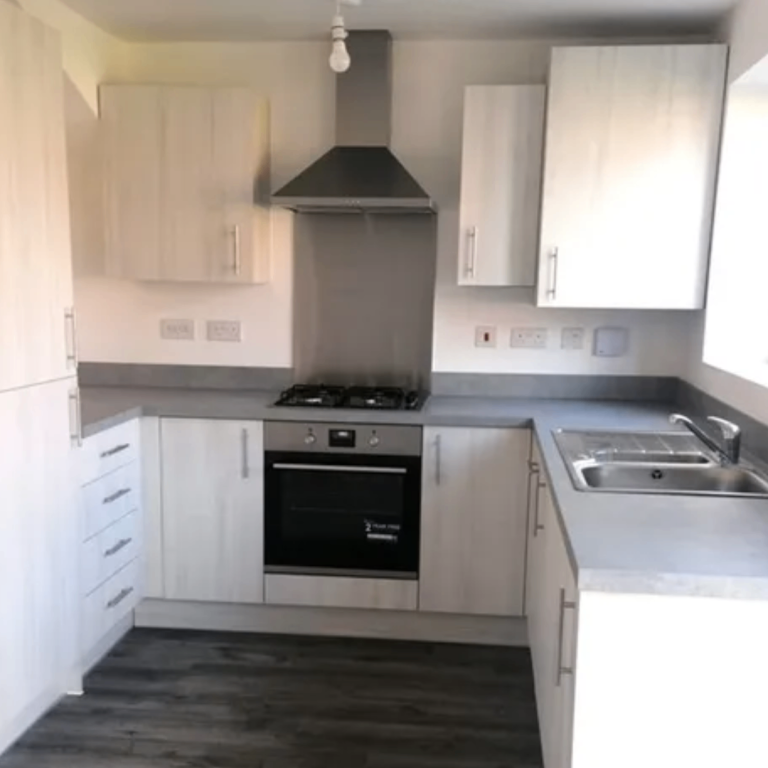 Nineveh Road consists of 1 single & 1 double room for HOMELESS people! NO payment required.