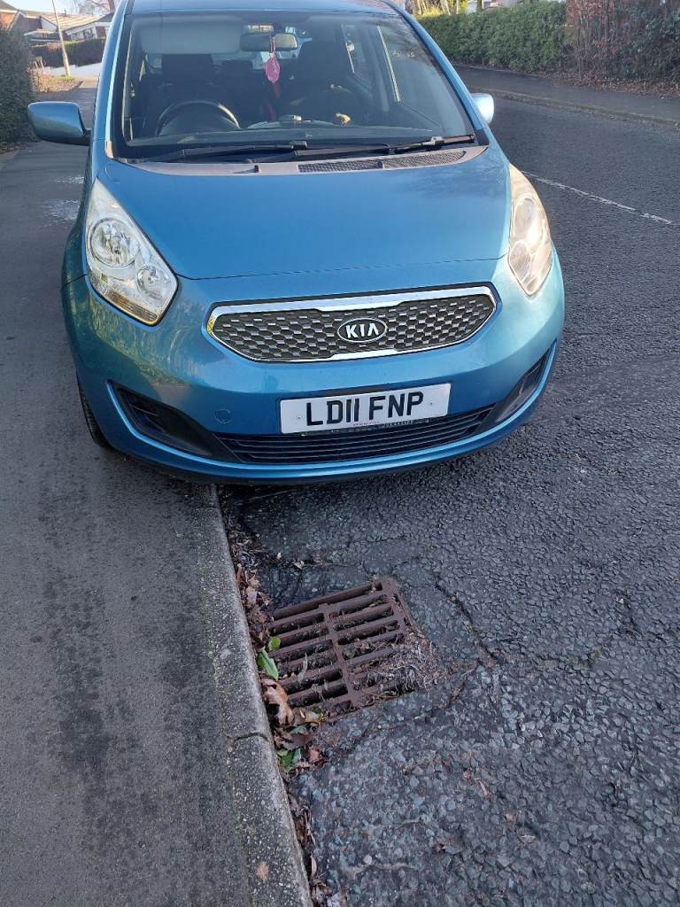 2011 kia venga 1.4 diseal 