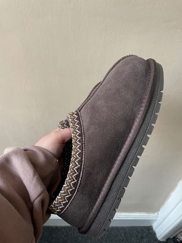 Women’s shoes size 6 like new chocolate brown 