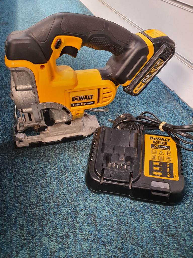 DeWalt DCS331 18V XR Cordless Jigsaw with Battery & Charger 