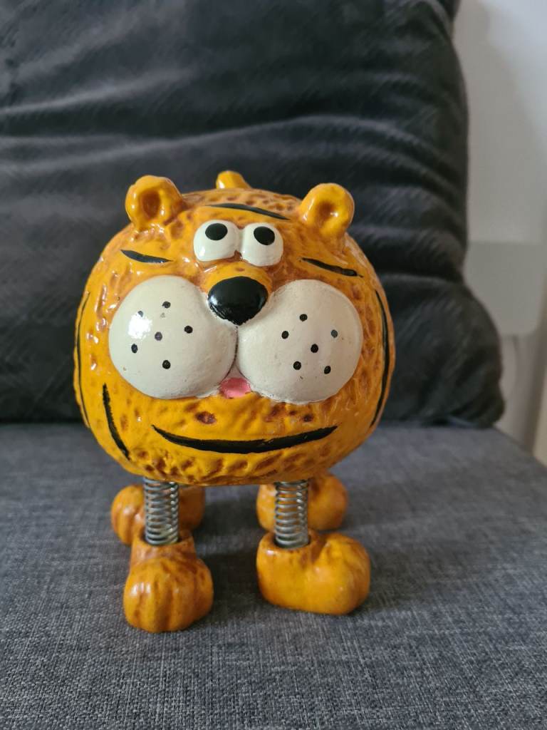 Vintage Bouncing Wobbly Garfield Style Cat Money Bank 