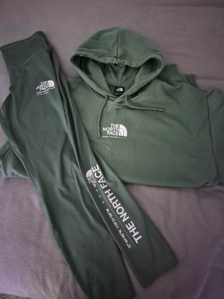 Womans North Face Set