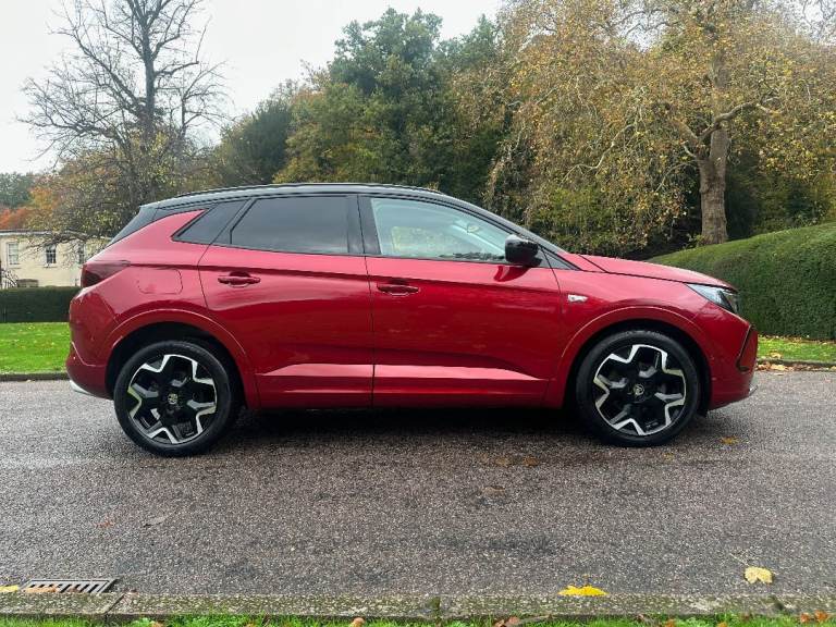 ***SOLD*** 2024 - 24 REG VAUXHALL GRANDLAND ULTIMATE 1.2T HYBRID 136PS AUTOMATIC