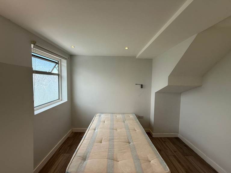 BENEFITS ACCEPTED - Studio Flat Available in Ruislip Hillingdon HA4