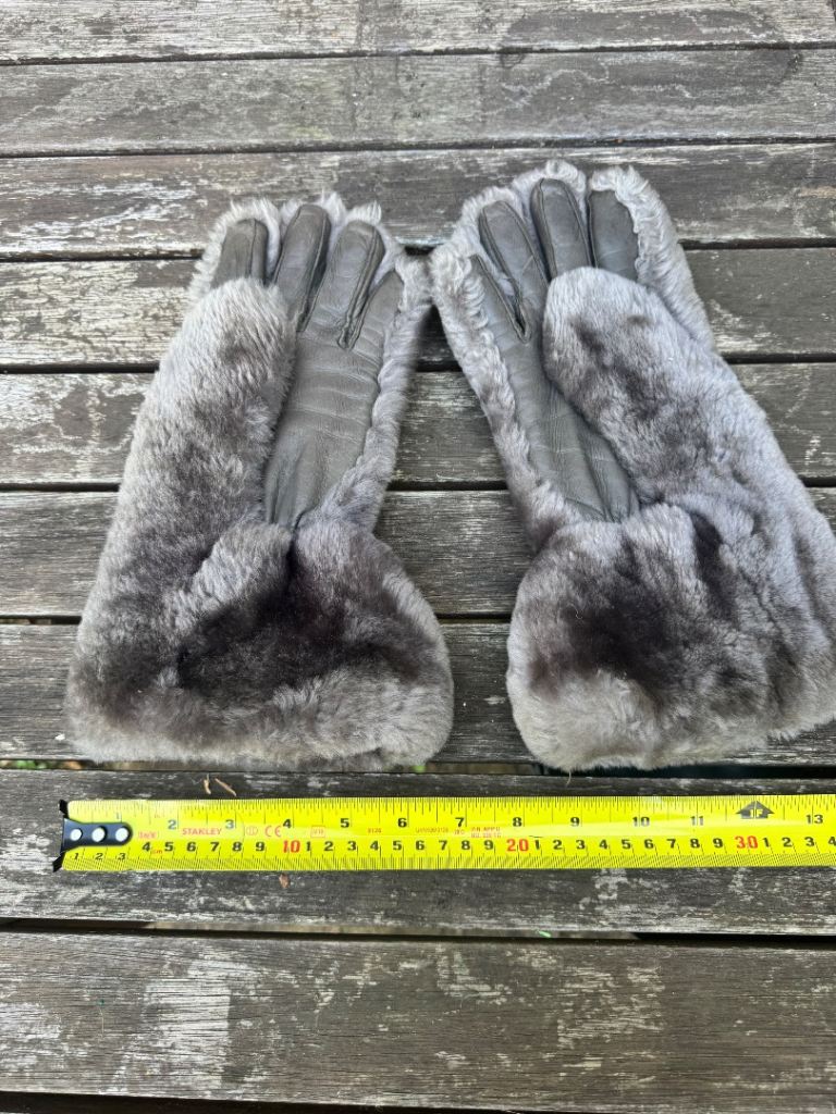 Dents English Made Sheepskin Gloves - Grey, Size7, Excellent Condition