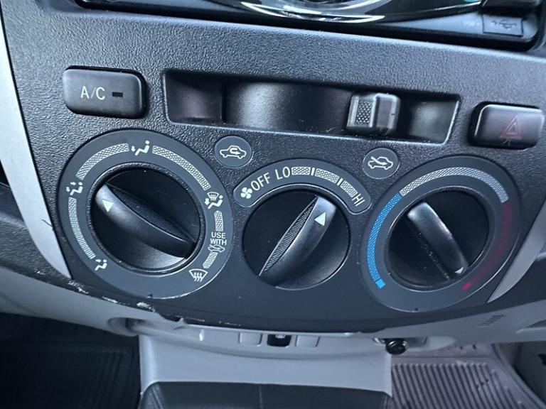 2011 Toyota Hilux 2.5 D-4D HL3 Pickup 4dr Diesel Manual 4WD (194 g/km, 144 bhp) Pickup Diesel Manual