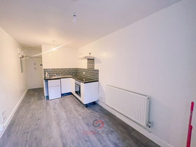  Happy to offer this beautiful double studio apartment in Kember Street, Islington, N1-Ref: 868