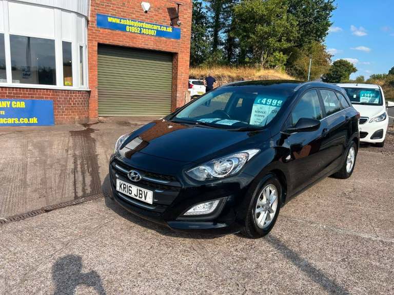 Hyundai i30 1.6 CRDi Blue Drive SE 5dr 11 SERVICE STAMPS, ?20 TAX Diesel
