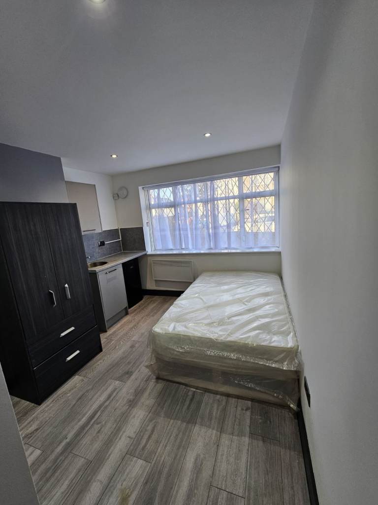 BENEFITS ACCEPTED - Studio Flat Available in West Drayton Hayes Hillingdon UB8