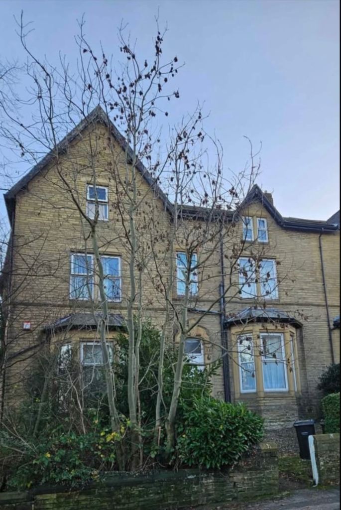 Spacious Fully Furnished Flat – All Bills Included – BD8 7LU