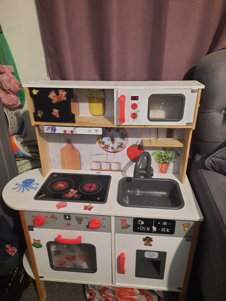 Children's Play Kitchen Set