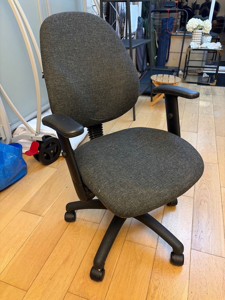 Comfortable Grey Fabric Office Chair – Good Condition