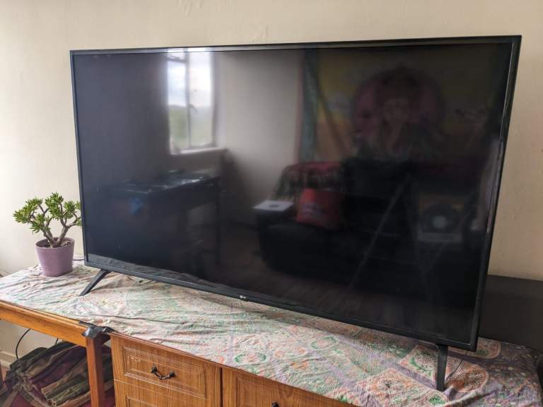 LG 60UM7100PLB 60" 2160p (4K) LED Smart TV - London SW2