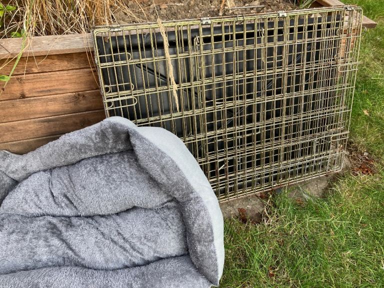 Dog crate/bed