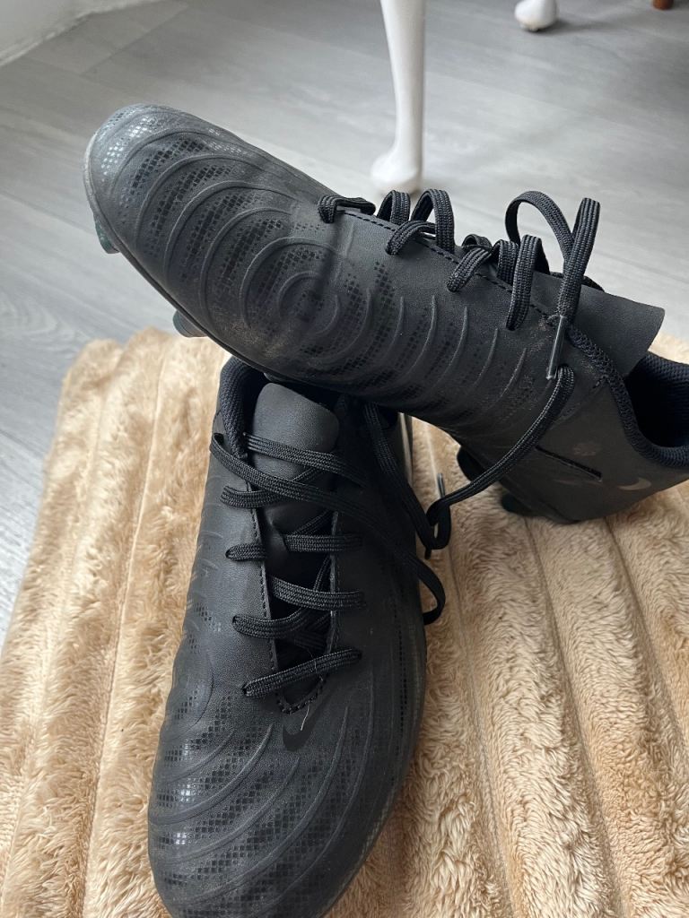 Nike Tiempo Football Boots - Black, Good sCondition size UK6.5