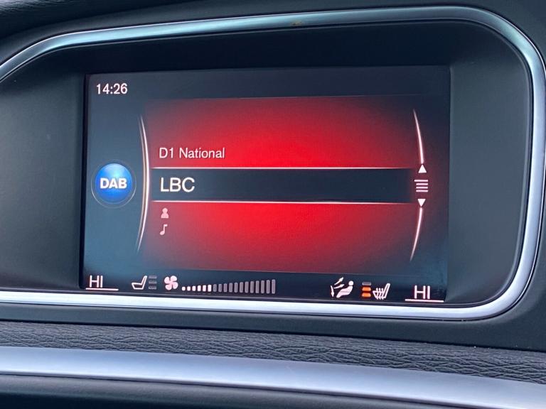 2018 Volvo V40 T3 [152] Inscription 5dr - Sat Nav &amp; Rear Camera &amp; Heated Seats HATCHBACK ...