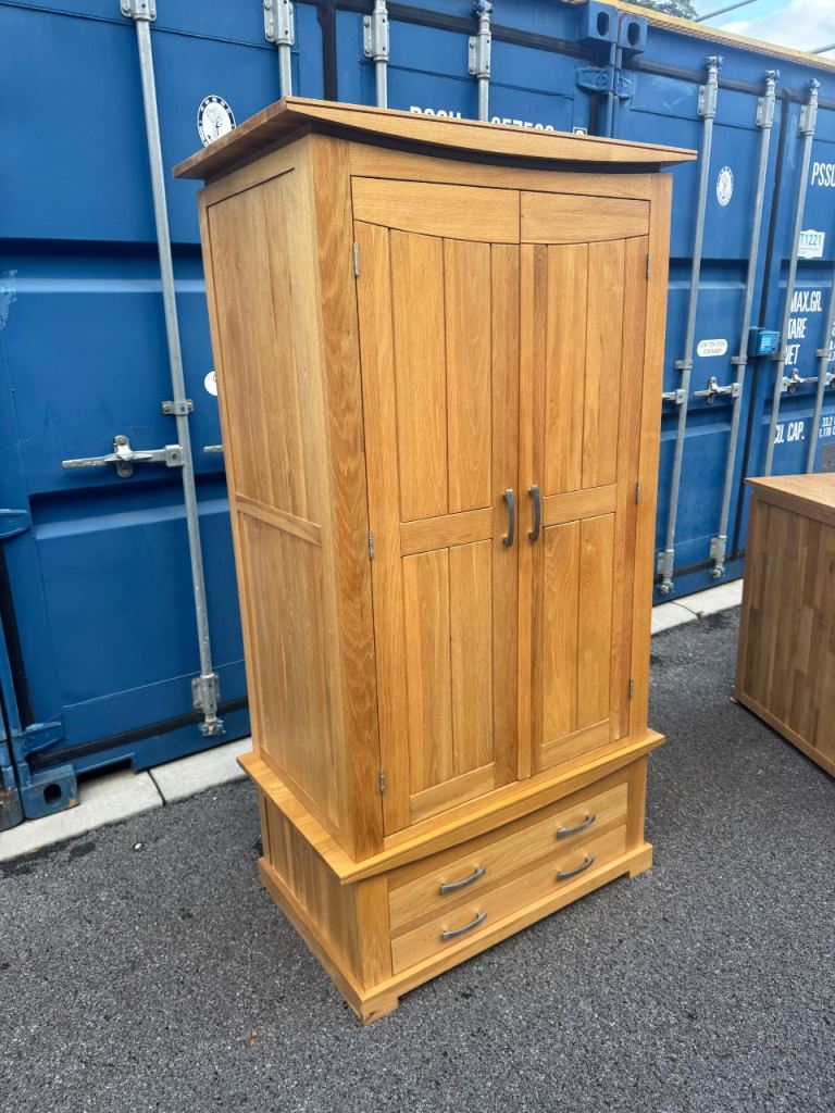 Oak Furniture Land wardrobe possible Delivery