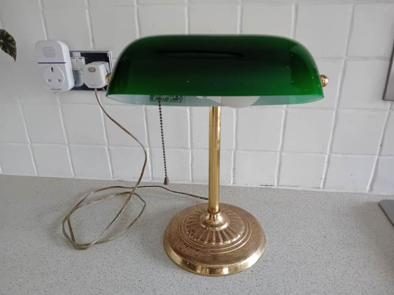 Classic Green Banker's Lamp – Good Condition