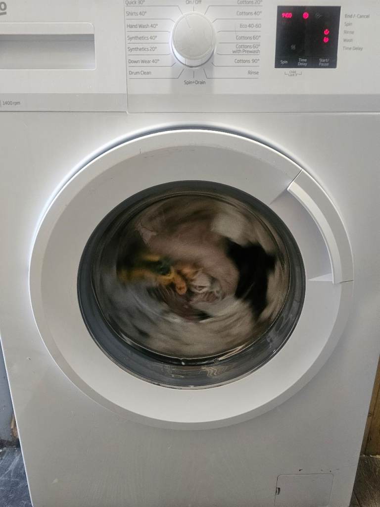 Beko White Washing Machine – Good Working Condition