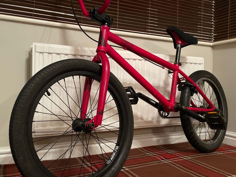 Subrosa Salvador Red & Black 20” S/M Frame BMX Stunt Bike