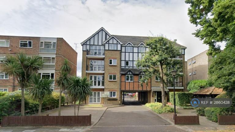 1 bedroom flat in Chartwell Lodge, Beckenham, Kent, BR3 (1 bed) (#2860428)