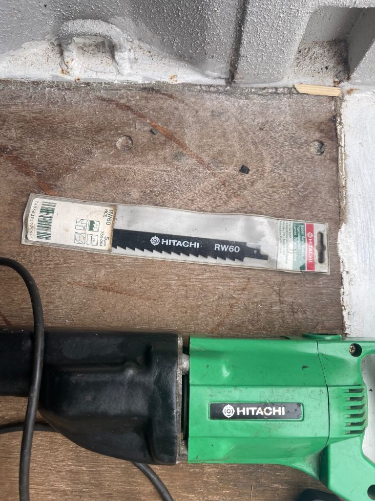HITACHI 240V SABER SAW
