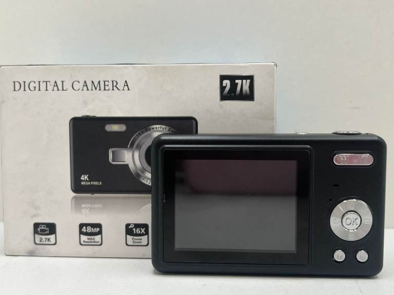digital camera 2.7k