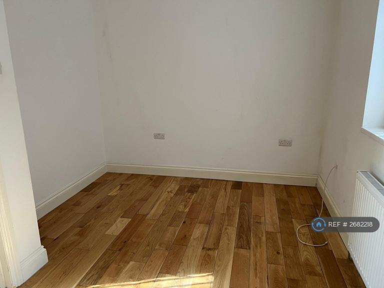 2 bedroom house in Station Road, Amersham, HP7 (2 bed) (#2682218)