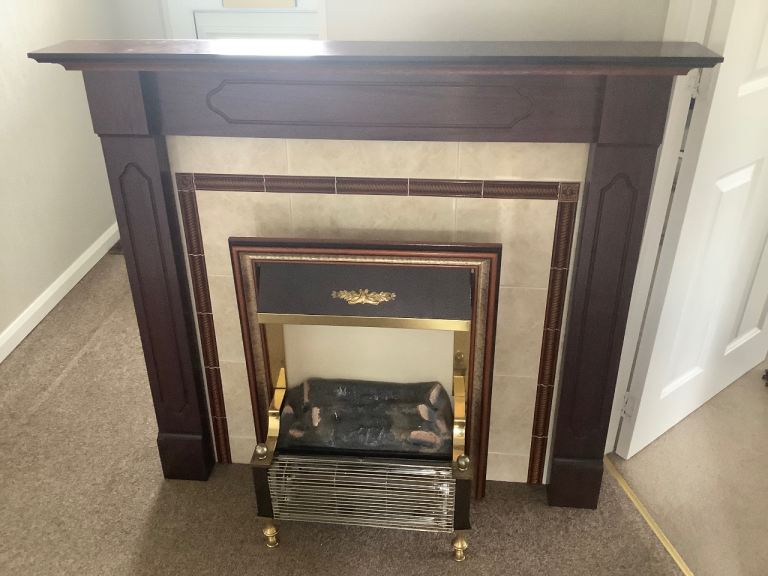 Fire surround and electric fire