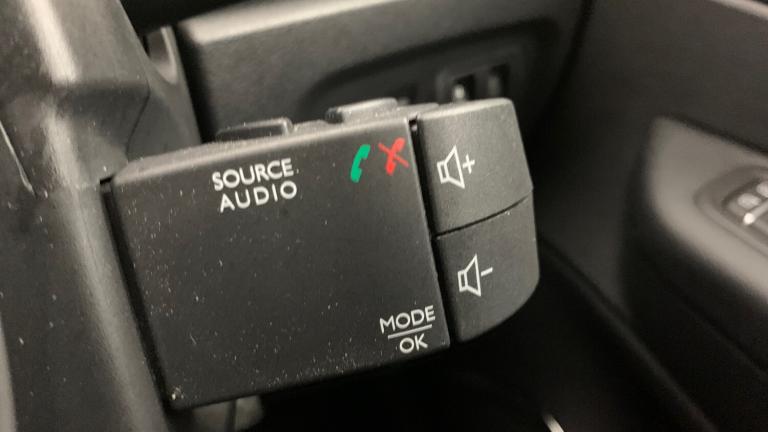 2020 Renault Captur 1.3 TCe ENERGY S Edition SUV 5dr Petrol EDC Euro 6 (s/s) (150 ps) SUV Petrol ...