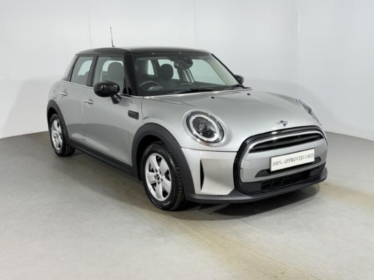 MINI HATCHBACK 1.5 Cooper Classic Premium 5dr Auto