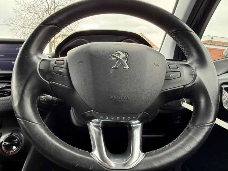 2016 Peugeot 208 1.2 PureTech 110 Allure 3dr HATCHBACK PETROL Manual