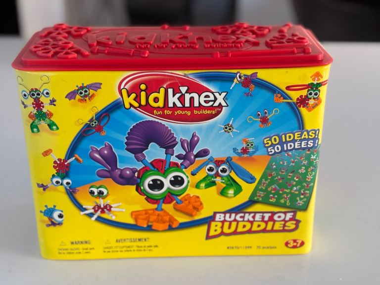 Kid k”nex Bucket of buddies building set