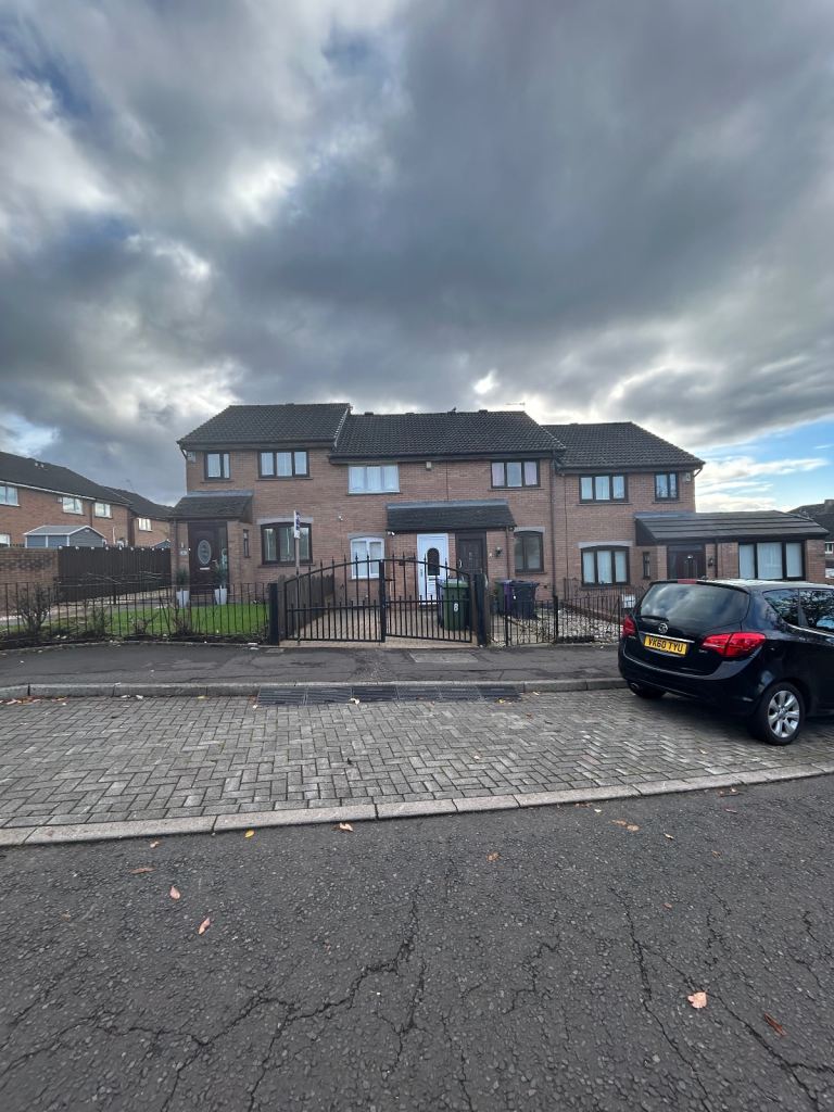 2 bedroom house to let available NOW 