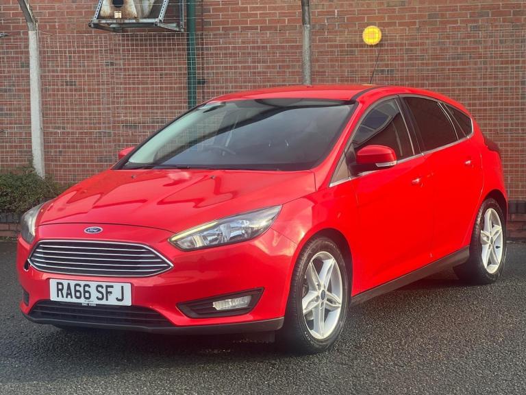 2017 Ford Focus 1.0T EcoBoost Zetec Euro 6 (s/s) 5dr HATCHBACK Petrol Manual