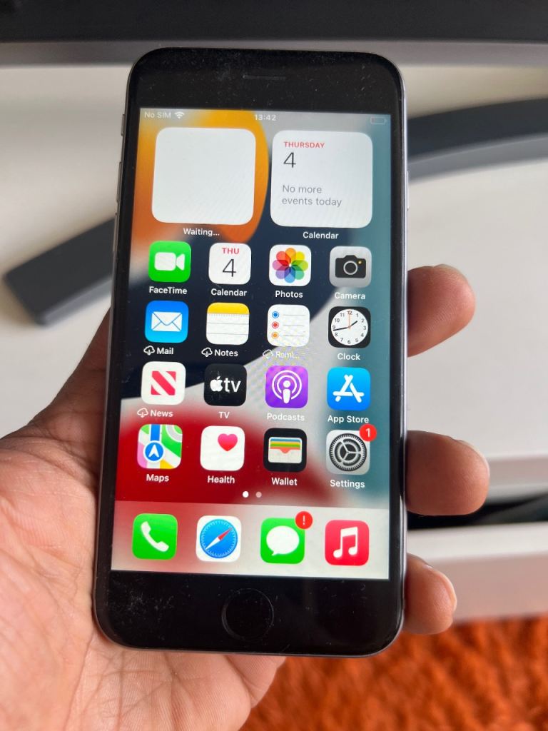 Apple iPhone 6S 64GB - Grey,excellent and almost new condition 